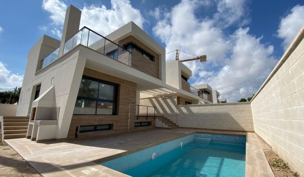 Construcción de Chalets en Catral